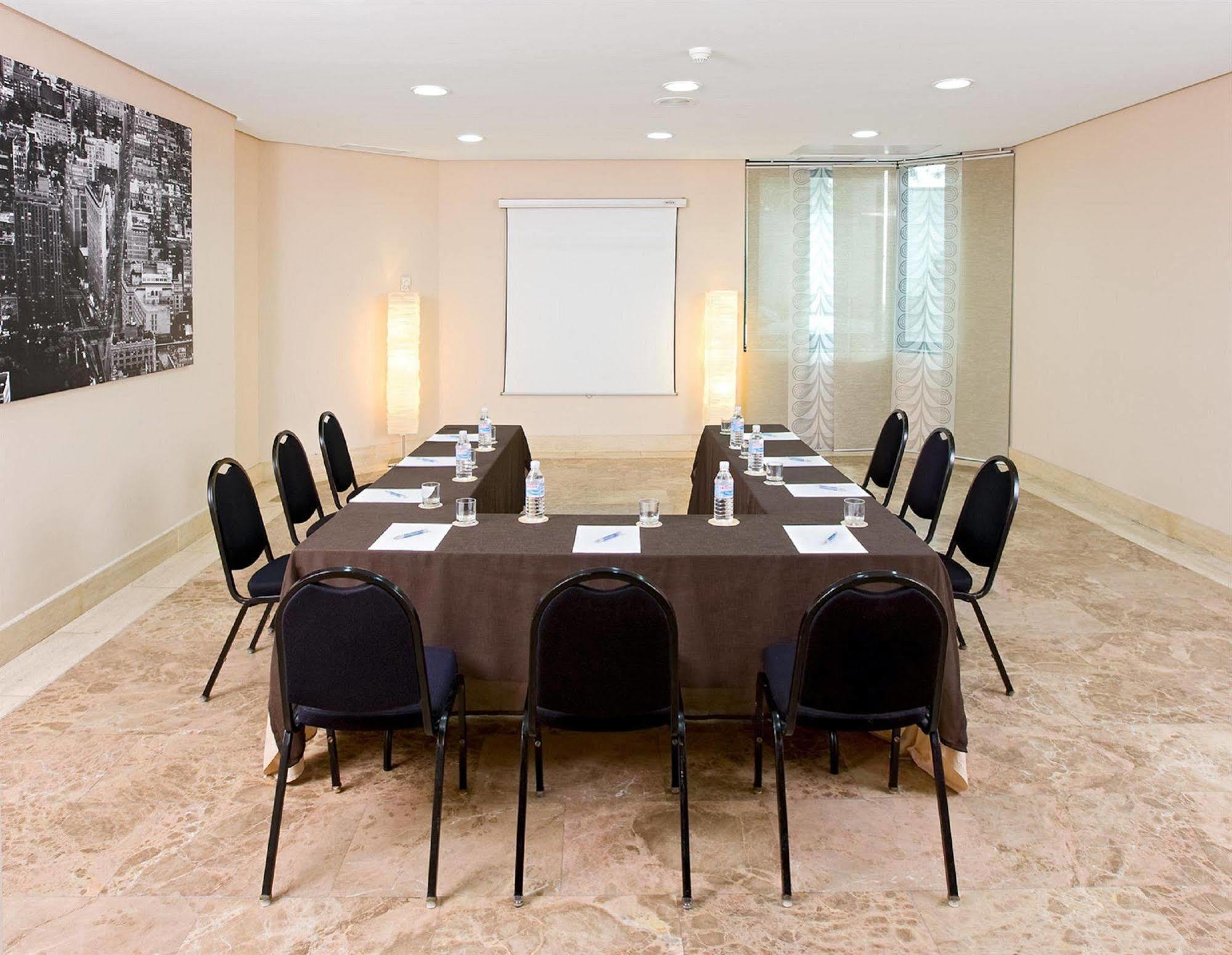 Apartamentos Th Las Rozas Facilități foto